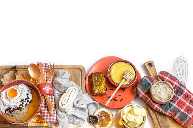 Różne potrawy na stole